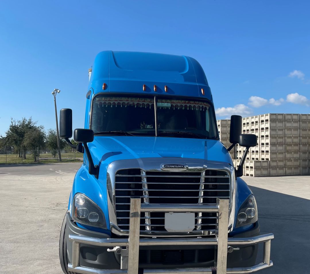 2018 FREIGHTLINER Cascadia 125 - Image 3